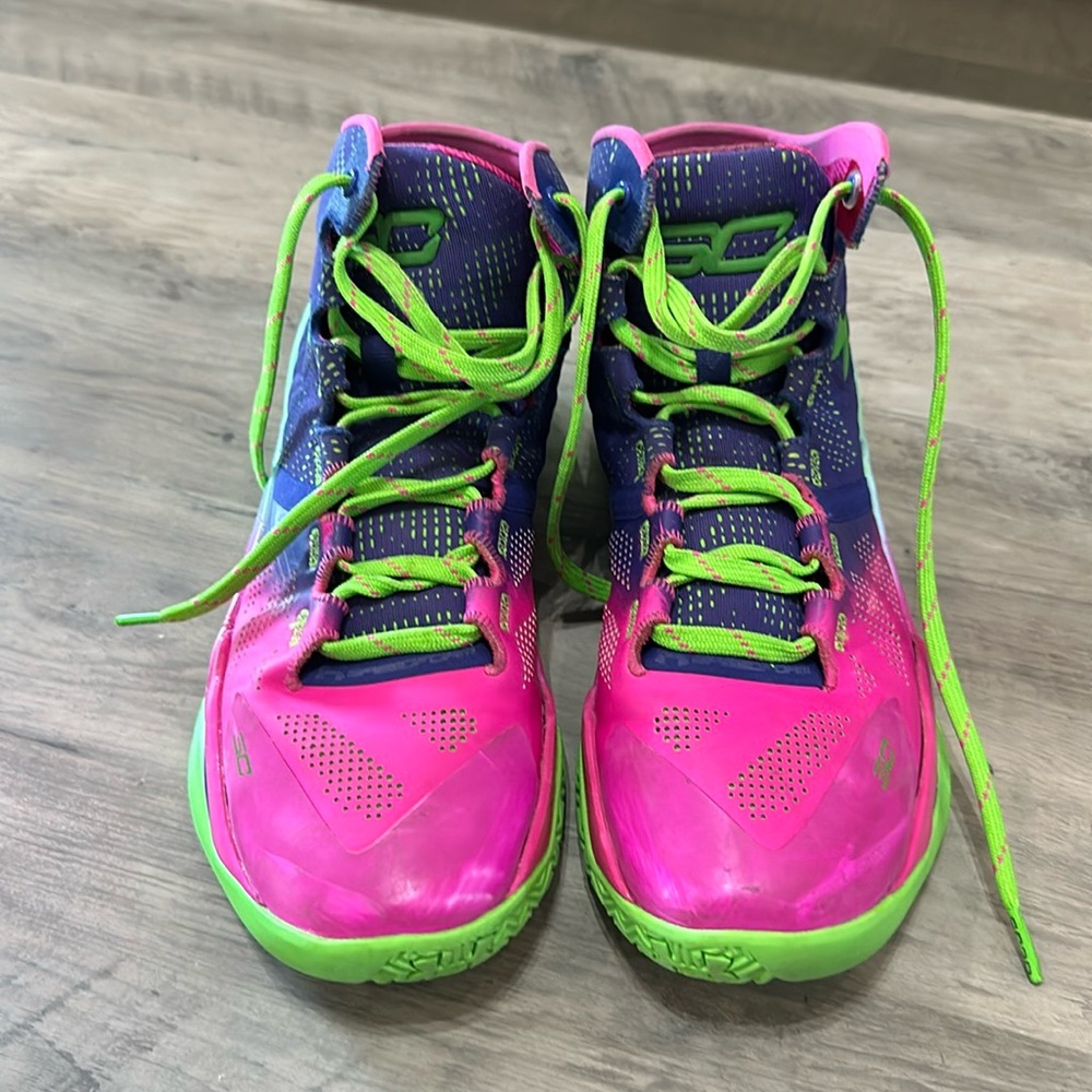 Under Armour SC basketball shoes, Boys/Mens Size 8
